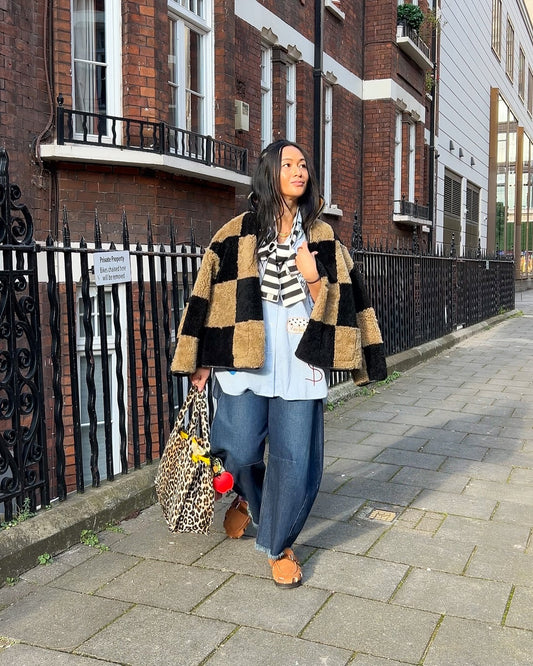 How to wear a skinny scarf