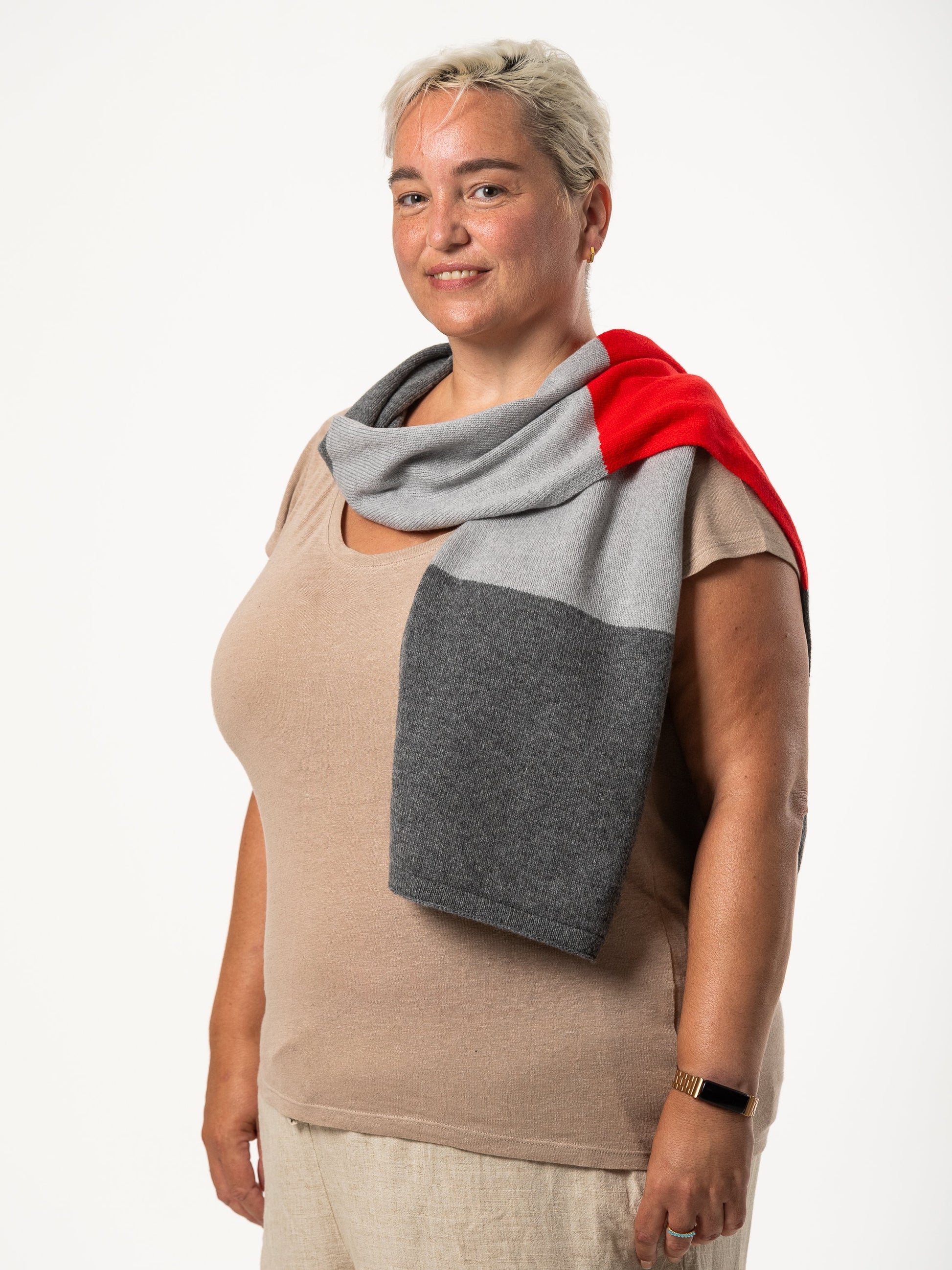 white woman wearing a grey merino wool scarf - Woolkind